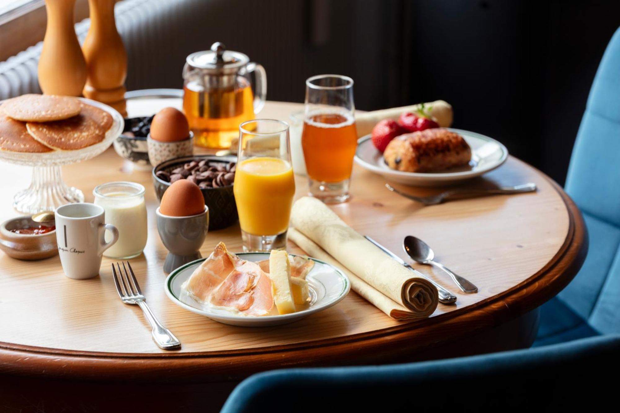 Hotel Restaurant Les Glycines Vieille-Brioude Ngoại thất bức ảnh